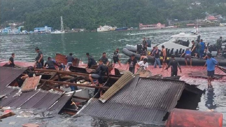 Restoran Ambruk ke Laut Diguncang Gempa Jayapura, Evakuasi Korban Dramatis