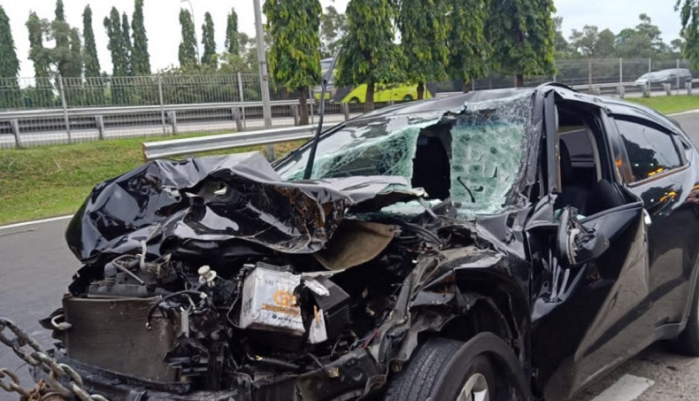 Mobil Tabrakan di Tol Jagorawi akibat Sopir Mengantuk, 1 Orang Terluka
