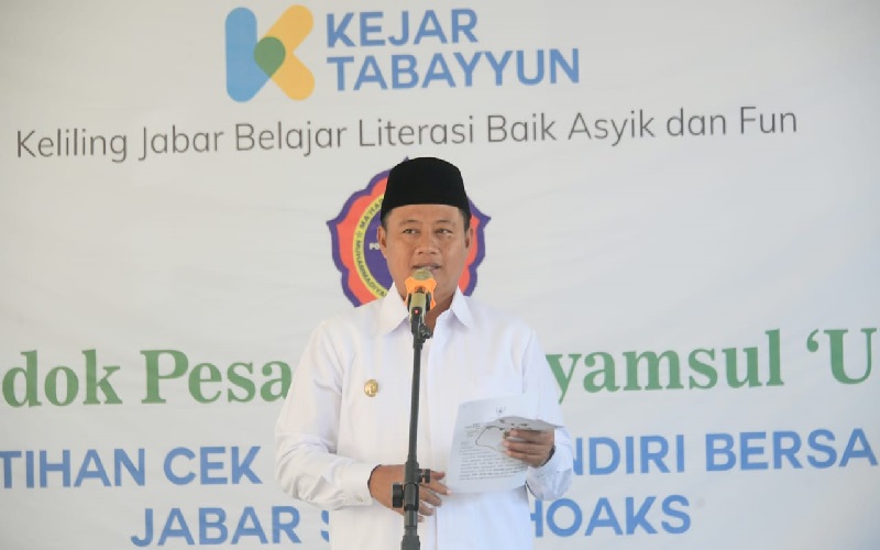 Jabar Galang Kalangan Pesantren Perangi Bahaya Hoaks yang Beredar di Medsos