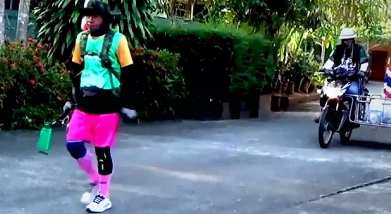 Buktikan Cinta, Pria 56 Tahun Ini Jalan Kaki 1.200 Km untuk Lamar Kekasih