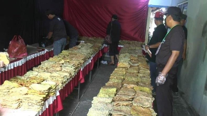 Aksi Makan Ribuan Tempe Godong Dowo di Pemalang Pecahkan Rekor MURI