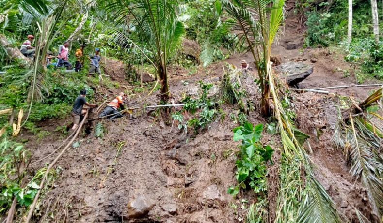 Warga Banyuwangi Dilaporkan Hilang Tertimbun Longsor saat Perbaiki Saluran Air 