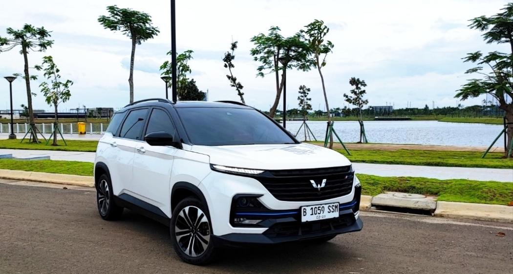 Bersaing dengan Innova Zenix, Jajal Performa dan Efisiensi Almaz Hybrid 