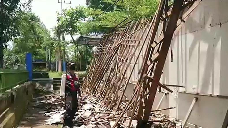 3 Rumah Warga Bogor Ambruk dalam Sehari