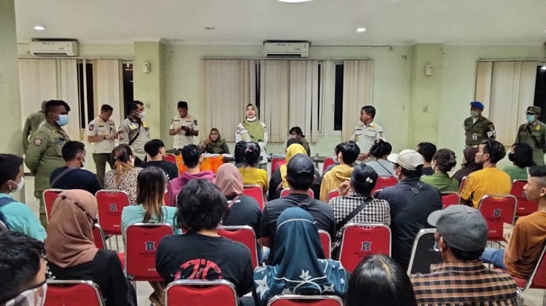Hari Valentine, Satpol PP Surabaya Ciduk 26 Pasangan Mesum di Kamar Hotel 