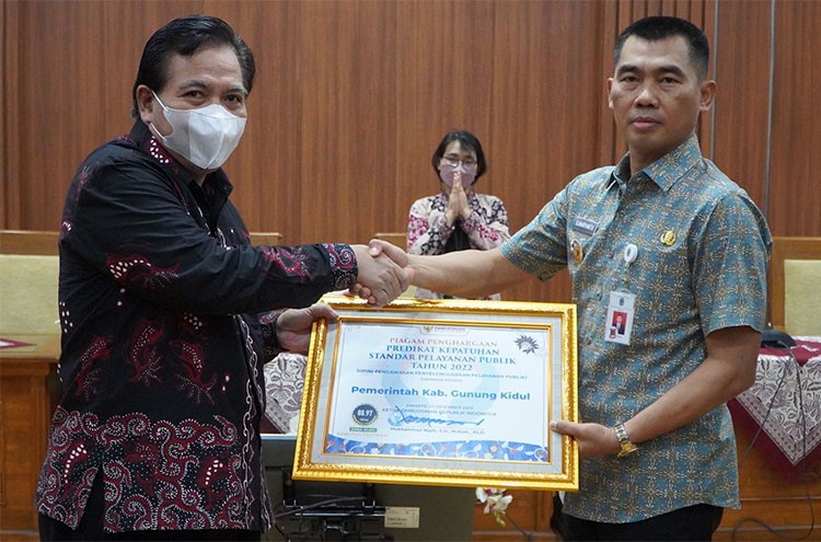 ORI Beri Anugerah Layanan Publik di Gunungkidul, DPMPT Raih Nilai Tertinggi  