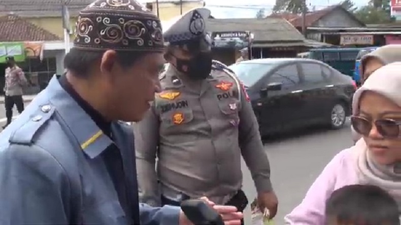 Terjaring Razia Lalu Lintas di Subang, Pelanggar Diceramahi Ustaz di Tempat