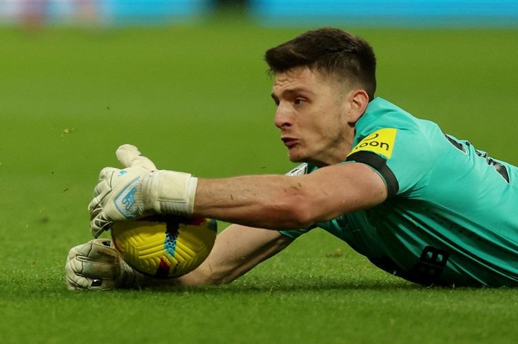 Nick Pope Absen Lawan MU di Final Piala Liga Inggris, Newcastle Pasang Eks Kiper Liverpool?
