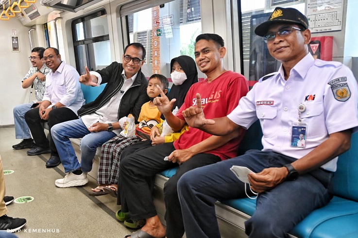 Menhub Dorong Perbanyak Angkutan Feeder untuk Tingkatkan Penumpang LRT Sumsel