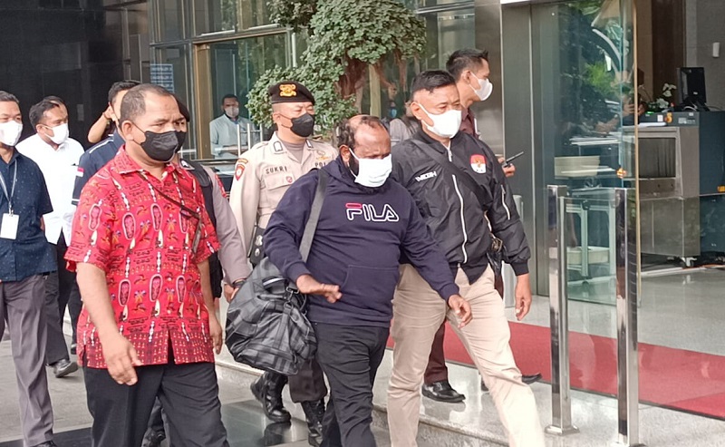 Penampakan Ricky Ham Pagawak Tiba di Gedung KPK