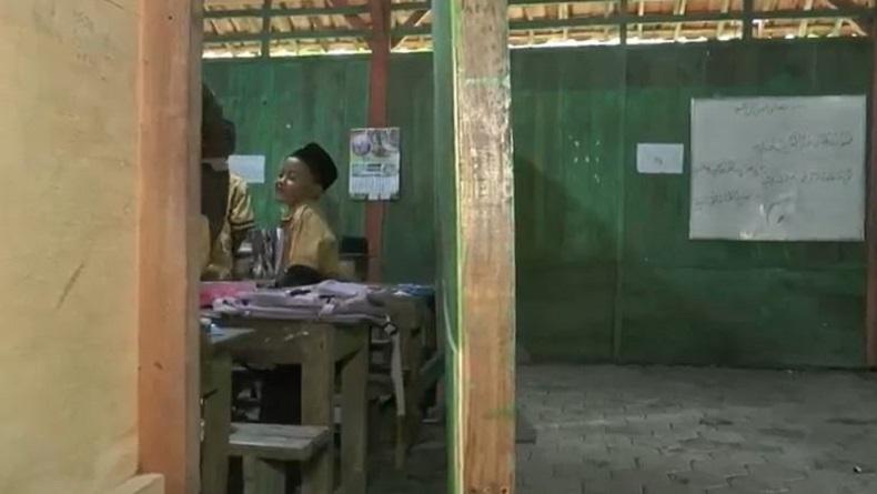 Gedung Rusak, Sekolah di Grobogan Pakai Satu Ruangan untuk 6 Kelas