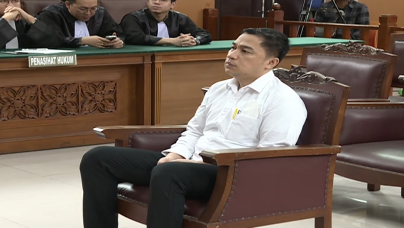 Arif Rachman Arifin Tegang saat Disidang Pertama Vonis Obstruction of Justice