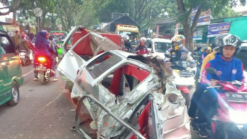 Dalam Sepekan 6 Kecelakaan Terjadi di Jalur Tengkorak Jalan Raya Bandung-Cianjur