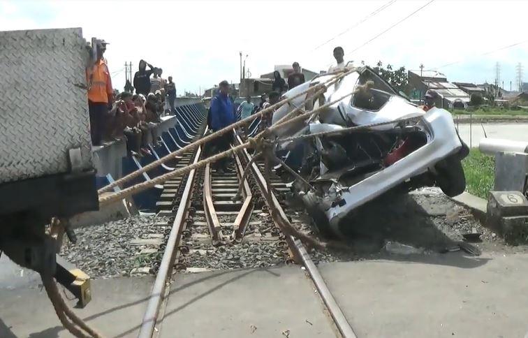 Kecelakaan Argo Bromo Anggrek Tabrak Mobil 2 Tewas di Semarang, Ini Kesaksian Warga 