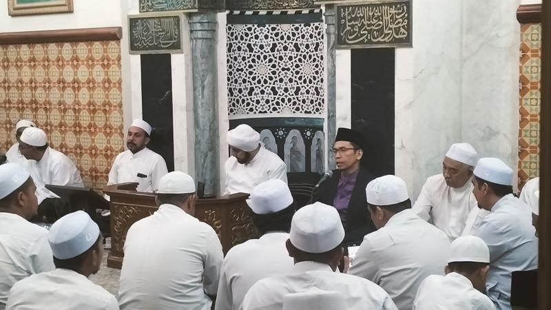  TGB Zainul Majdi Beri Tausiyah kepada Jemaah Salawatan Habib Syech, Ini yang Disampaikan