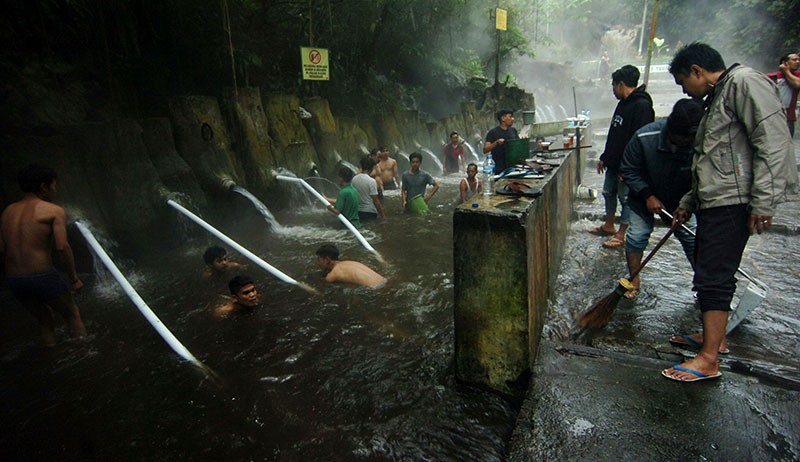 5 Fakta Menarik Wisata Guci Tegal, Lokasi Kecelakaan Bus Masuk Jurang