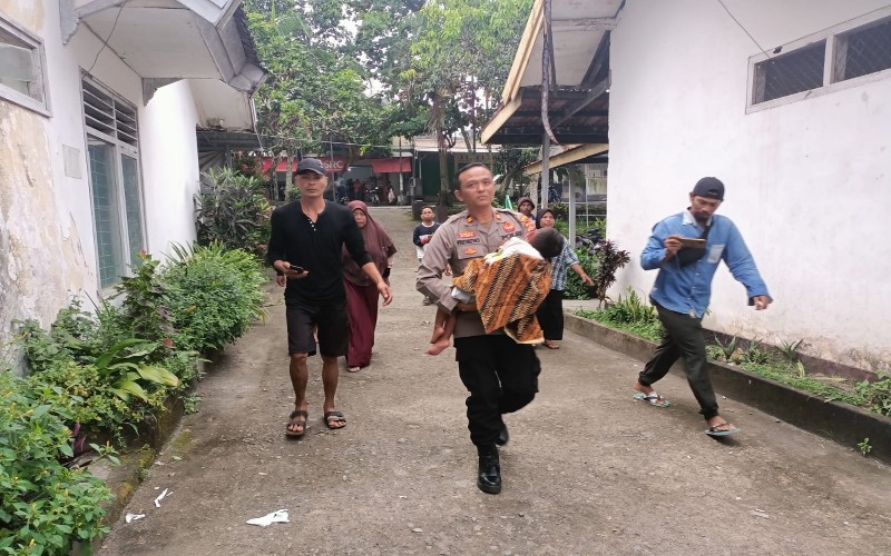 Hilang 2 Hari,  Balita 2,5 Tahun Ditemukan Lemas dalam Irigasi 