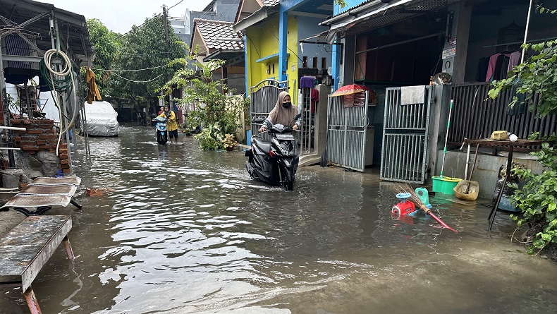 3 Hari Diguyur Hujan, Perumahan di Karawang Terendam Banjir