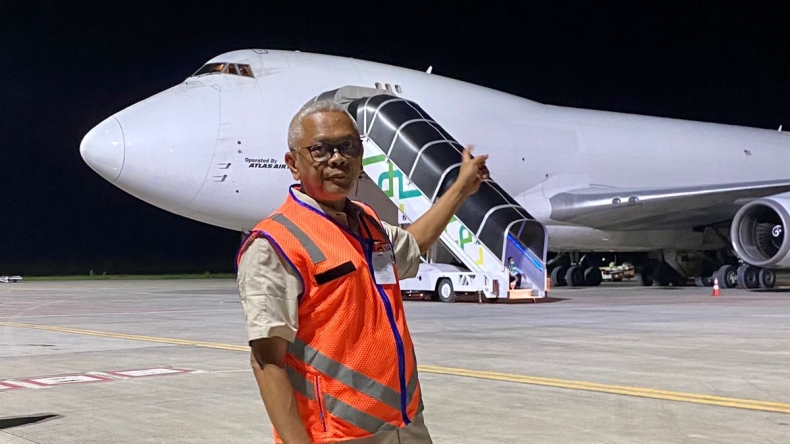 100 Ton Logistik WSBK Mandalika Tiba di Bandara Zainuddin Abdul Majid