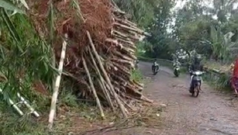 Sempat Tertutup Longsor, Jalur Alternatif Cigombong Bogor Sudah Bisa Dilewati Kendaraan