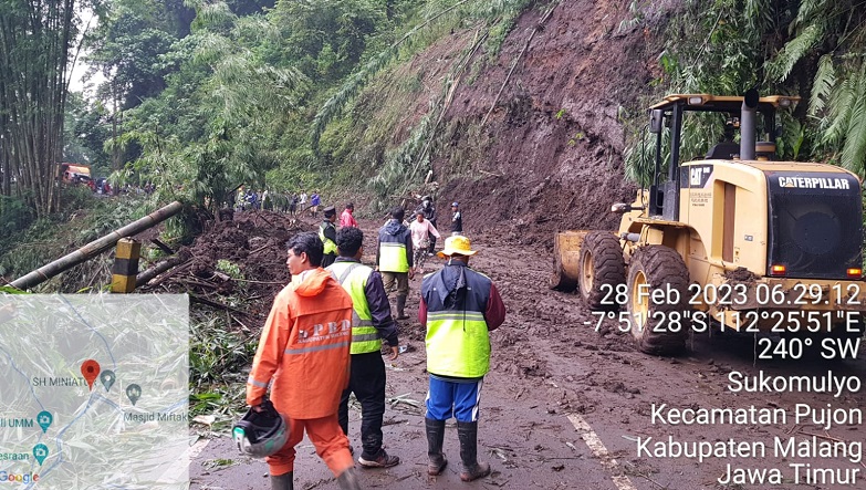 Diterjang Longsor, Jalur Malang-Kediri Sempat Lumpuh 13 Jam