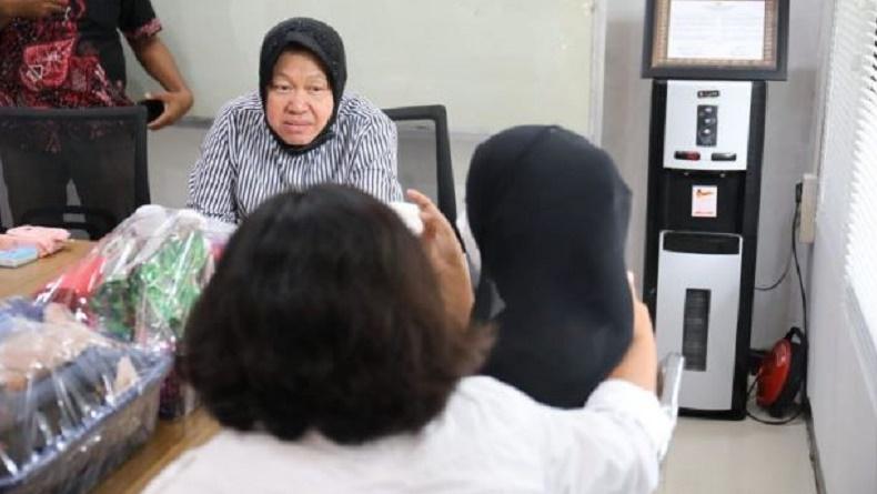 Mensos Risma Temui Gadis Ende yang Diperkosa Sepupu, Ajak Tinggal di Kupang