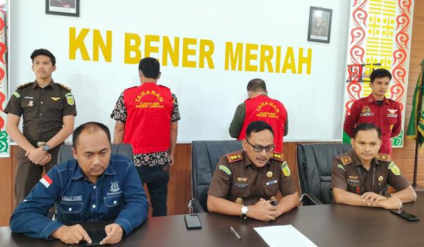 Kejari Bener Meriah Tahan 2 Tersangka Korupsi Proyek Jalan