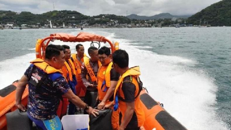 Kapal Bawa 7 Penumpang Tenggelam di Labuan Bajo, Tim SAR Cari Para Korban