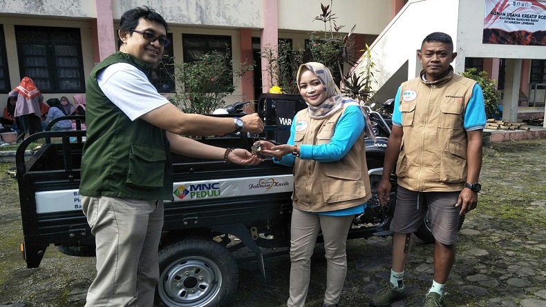 MNC Peduli Bantu Peralatan Usaha ke Planet Kreatif Disabilitas KBB