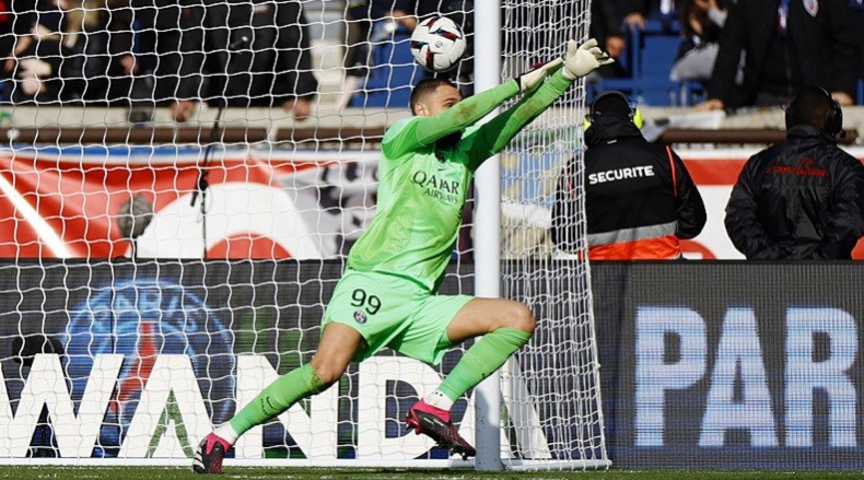 Buat Kesalahan Fatal, Performa Donnarumma Menjadi Sorotan