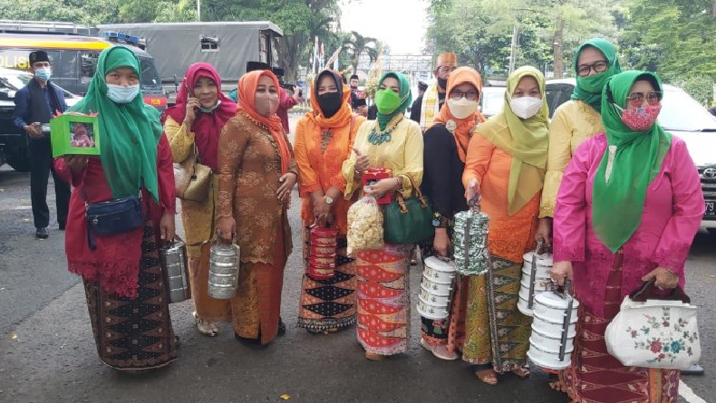 Tradisi Nyorog Asal Betawi: Berawal dari Sesajen untuk Dewi Sri dan Berkembang Menjadi Ajang Silaturahmi