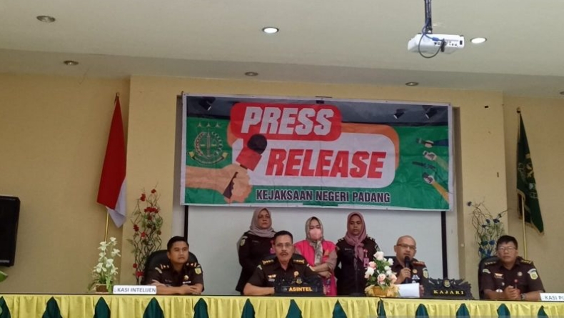 Kejati Sumbar Tangkap Buronan Korupsi Dana Koperasi Syariah