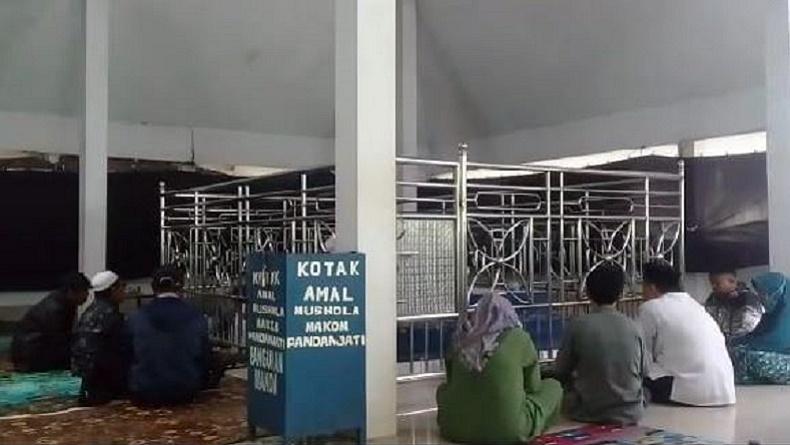 Makam Syekh Pandan Jati Bantarbolang di Pemalang, Ramai Peziarah di Malam Jumat Kliwon