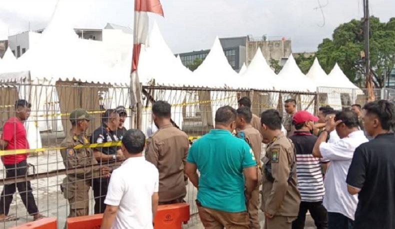 Beroperasi Ilegal, Taman Jajan Pasar Lama Tangerang Disegel Satpol PP