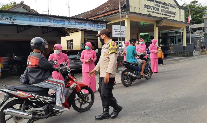 Gunung Merapi Erupsi, Polda Jateng Terjunkan Ratusan Personel Brimob hingga Mobil SAR  