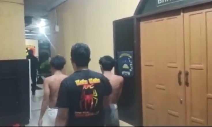 Razia Balap Liar, Polisi Amankan 2 Pemuda Bawa 4 Busur Panah