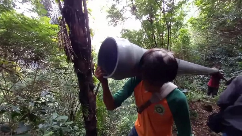Pipa Induk PDAM Majalengka Putus akibat Longsor, Ribuan Konsumen Sulit Air Bersih