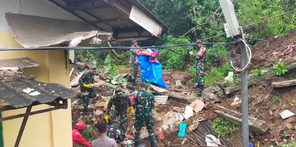 Pencarian 4 Korban Tertimbun Longsor di Bogor Lanjut Besok Pagi