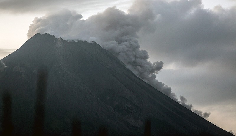 Aktivitas Gunung Merapi Tinggi, BPPTKG Catat 3 Kali Awan Panas dan 49 Guguran Lava