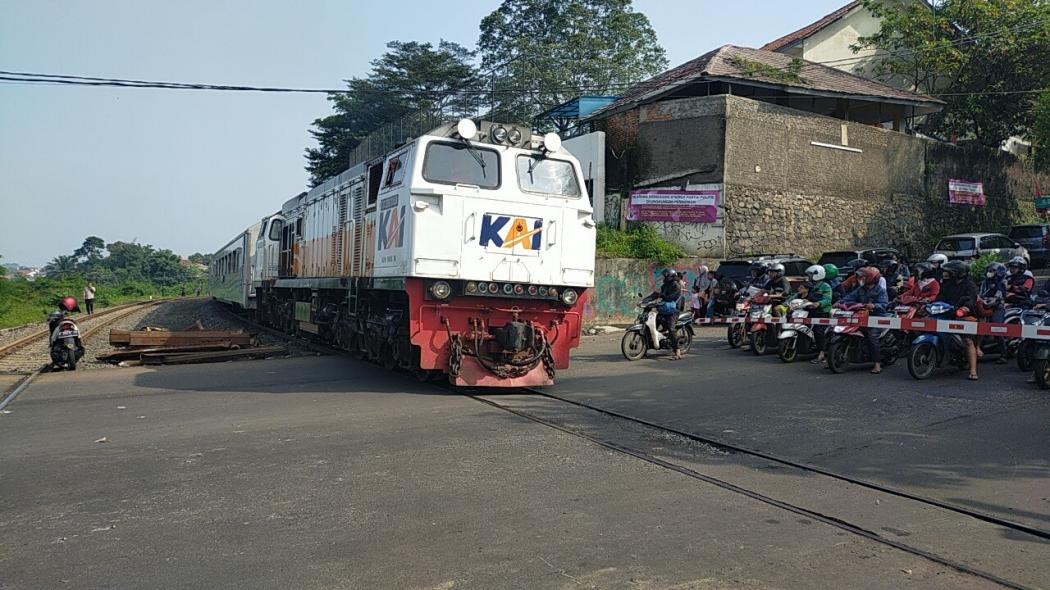 Libur Lebaran Hari Kedua, Penumpang KA Pangrango Naik 100 Persen