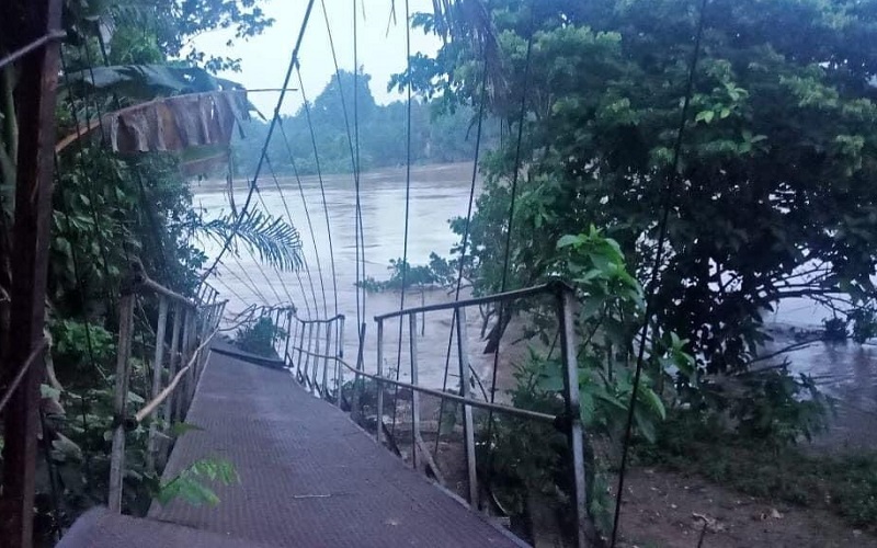 Dampak Banjir di Musi Rawas, 7 Jembatan Rusak, Koramil dan Polsek Terendam Air 