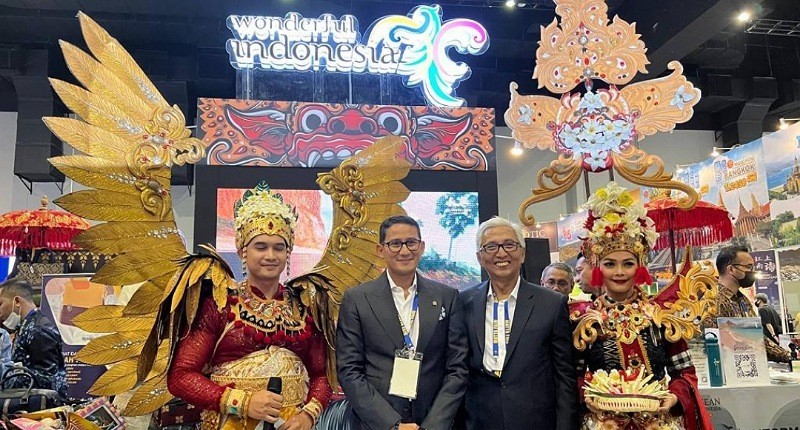 Buka Penerbangan Langsung Indonesia-Malaysia, Sandiaga Uno Optimistis Capai Target 7,4 Juta Wisman