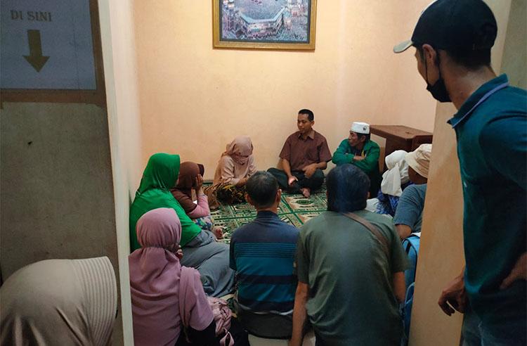 Rombongan Jemaah Umrah Telantar di Bandara YIA, Belum Miliki Tiket Pesawat