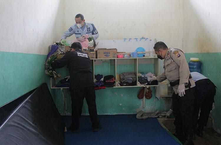 Petugas Gabungan Geledah Kamar Hunian Warga Binaan di Lapas Wonosari, Ini Temuannya