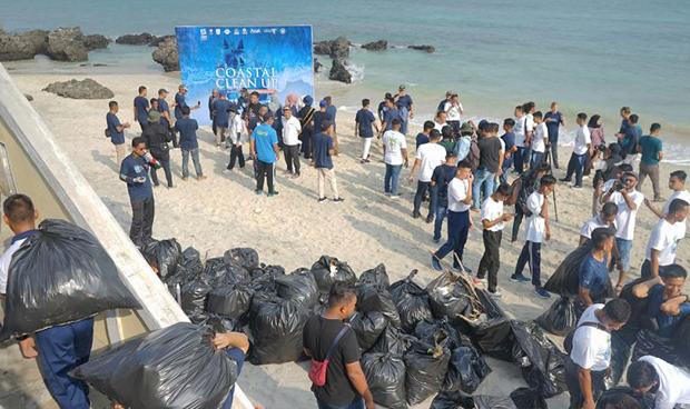  Jaga Kelestarian Alam, Pemkot Sabang Gelar Aksi Bersih Pantai Kasih 