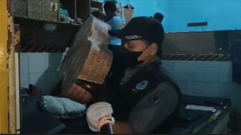 Petugas Gabungan Razia Lapas Brebes, Ini yang Ditemukan