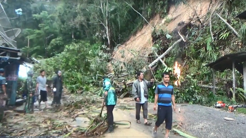 Longsor di Jalinsum Tarutung-Sibolga Timpa 2 Rumah, Akses Jalan Terputus