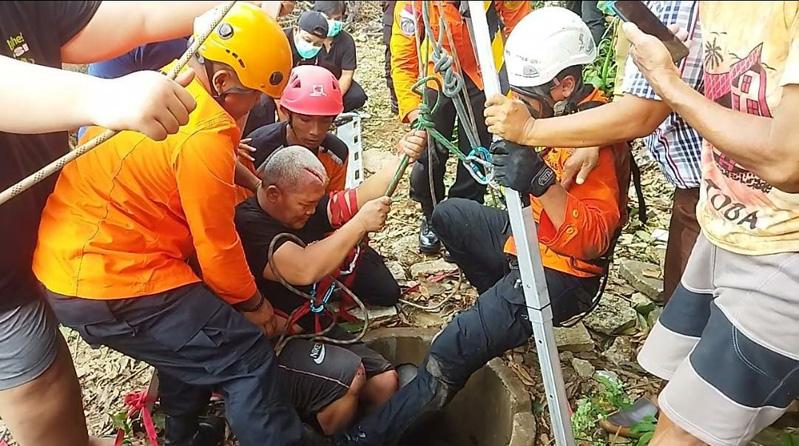 Potong Ranting Pohon, Warga Semarang Jatuh Terperosok ke Sumur Sedalam 30 Meter 