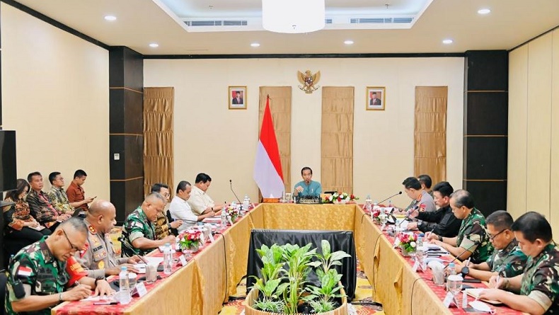 Presiden Minta TNI Polri Kawal Kebijakan dan Tingkatkan Kesejahteraan Masyarakat Papua
