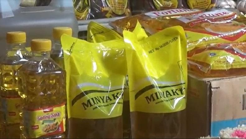 Langka, Minyak Goreng Bersubsidi di Bojonegoro Dijual Rp17.000 per Liter Jelang Ramadan